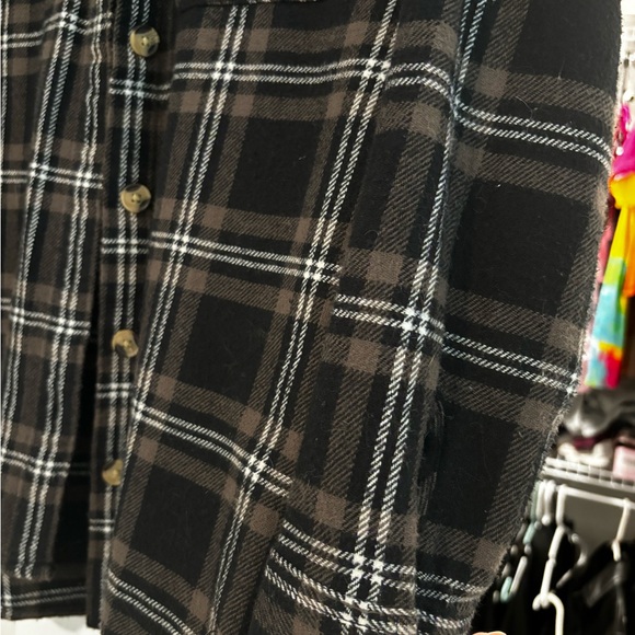 Flannel - Picture 4 of 5